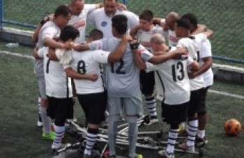 Corinthians/Mogi vence por 17 a 0