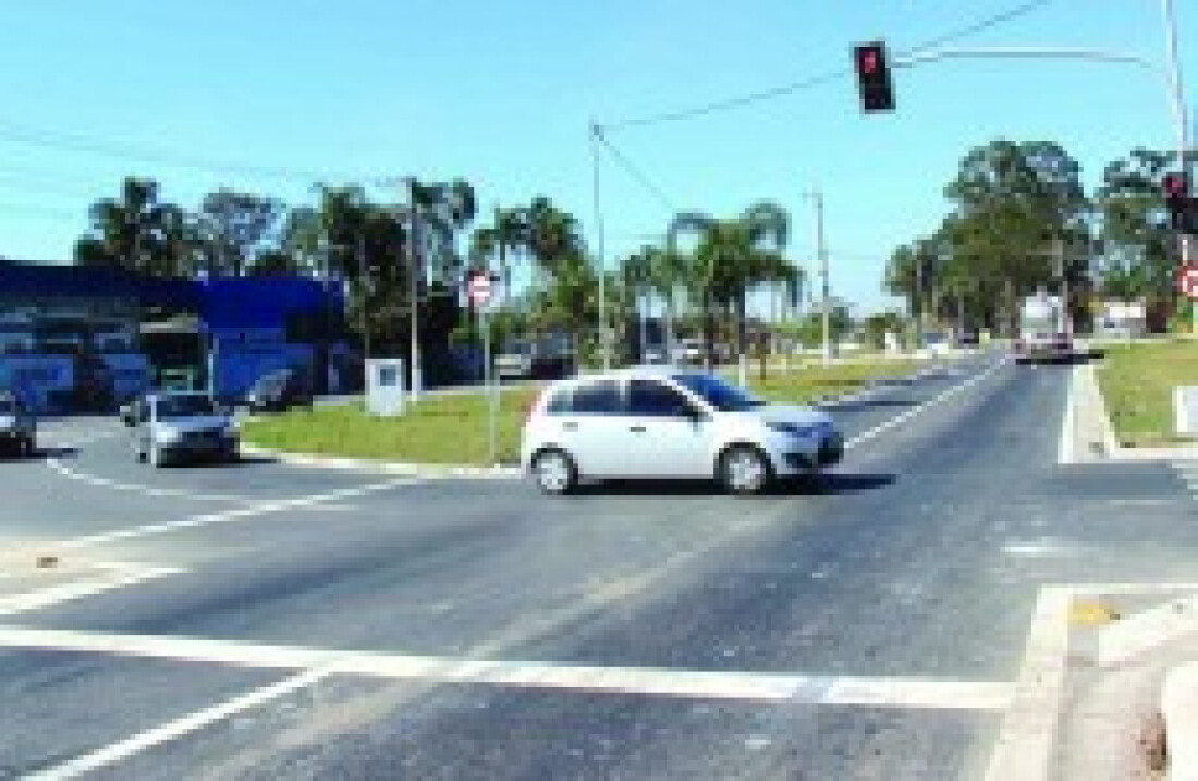 Cinco conjuntos foram instalados na avenida