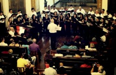 Coral do Carmo se apresenta hoje