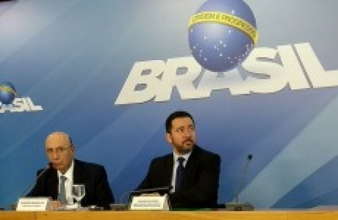 Governo propõe aumentar o salário mínimo para R$ 979