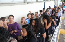 Feira do Emprego atrai mais de 8 mil pessoas ao Pró-Hiper