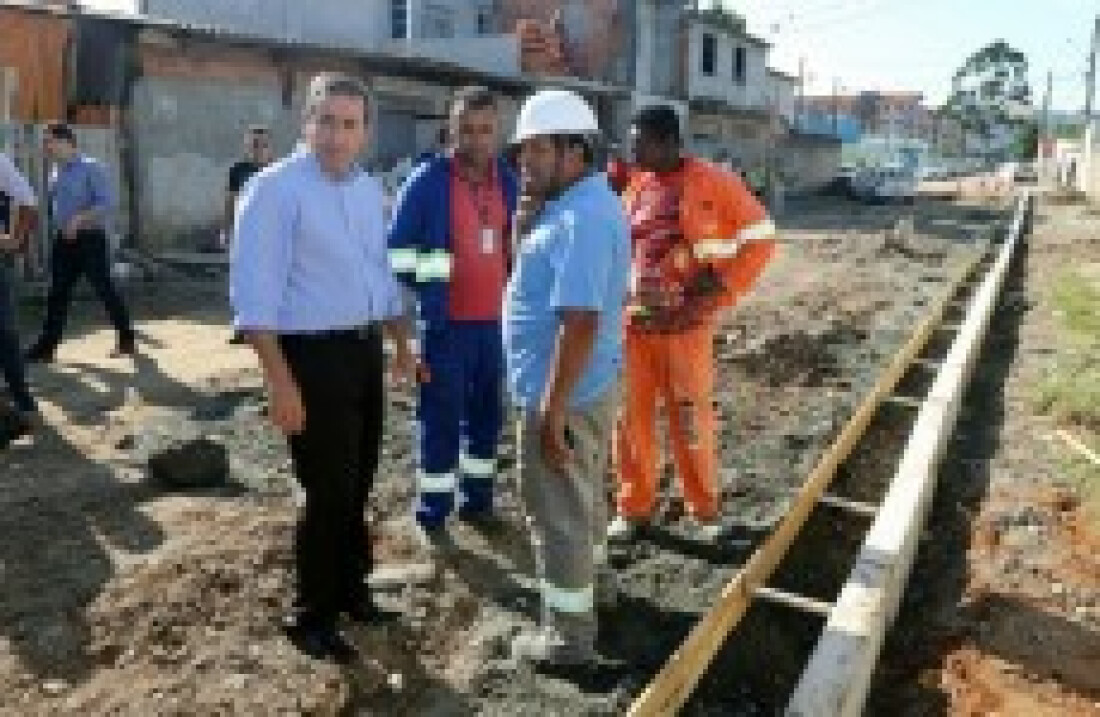 Pavimentação em Jundiapeba avança