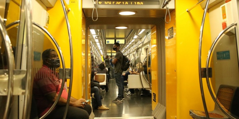 São Paulo retira obrigatoriedade de máscaras no transporte público