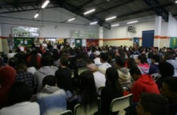 Escolas de Mogi e Itaquá recebem livros e palestras