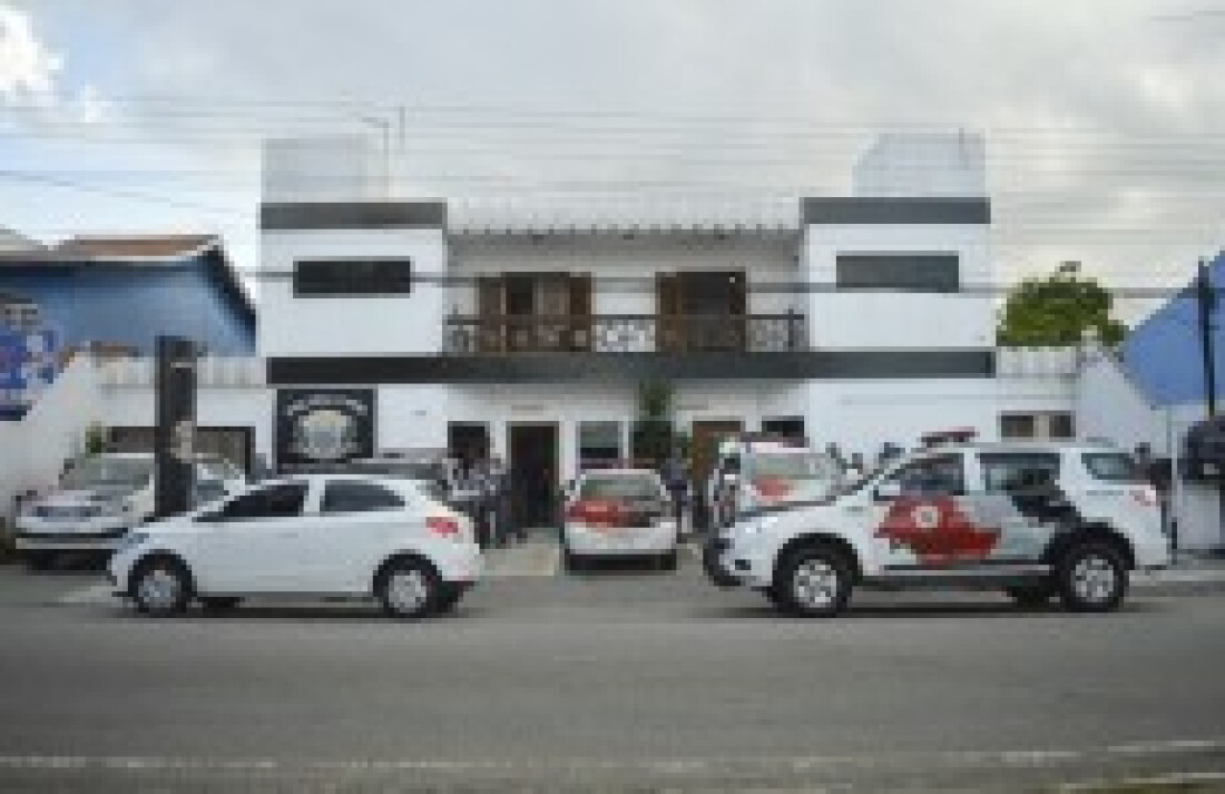 Nigeriano esfaqueia mulher sul-africana