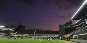 Santos terá que jogar com portões fechados após confusão em clássico