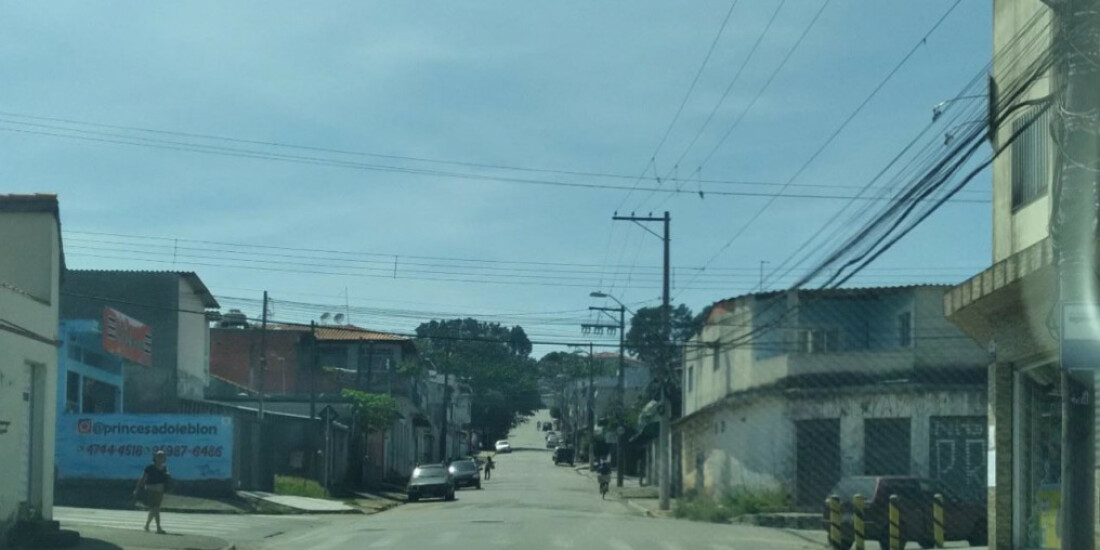 Polícia investiga assalto a residência em Suzano