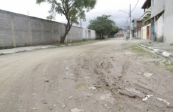 Obras do piscinão de Poá gera transtornos para os vizinhos