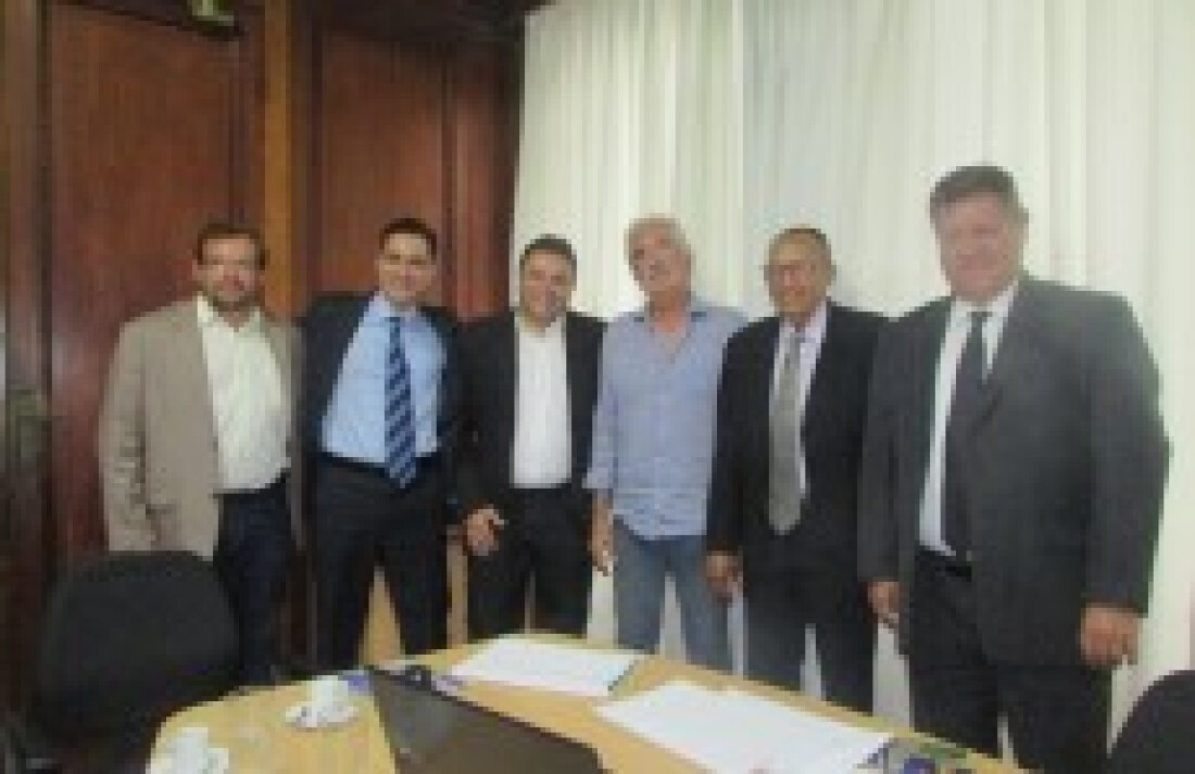 Deputado e dirigentes do União apresentam projeto de CTA: