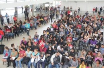 Processo seletivo reúne centenas de candidatos
