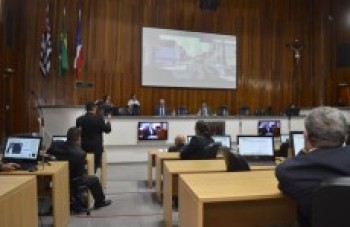 MP notifica vereadores contra troca de favores