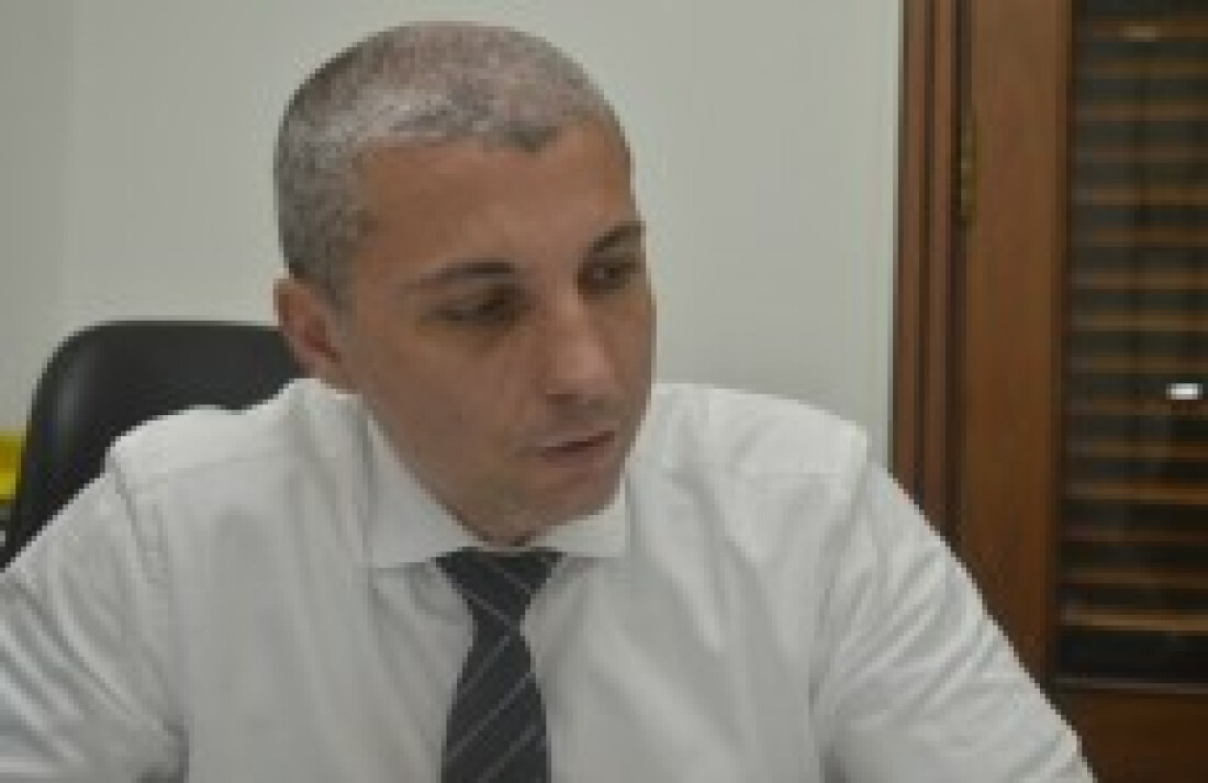 Pai é preso suspeito de estuprar a própria filha
