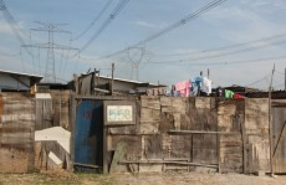 Moradores em área irregular pedem auxílio da prefeitura
