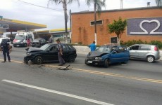 Homem embriagado causa acidente