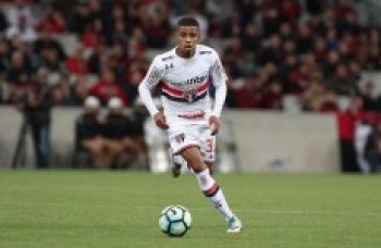 Aposta de Diniz, Brenner vira artilheiro do ano no São Paulo