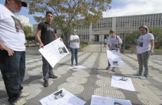 Familiares de jovem morta a facadas querem justiça