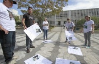 Familiares de jovem morta a facadas querem justiça