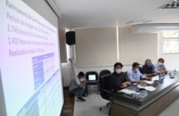 Em propaganda, prefeito fala de volta às aulas só em 2021