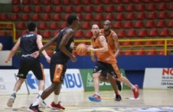 Mogi encara Franca para fechar a fase de grupos