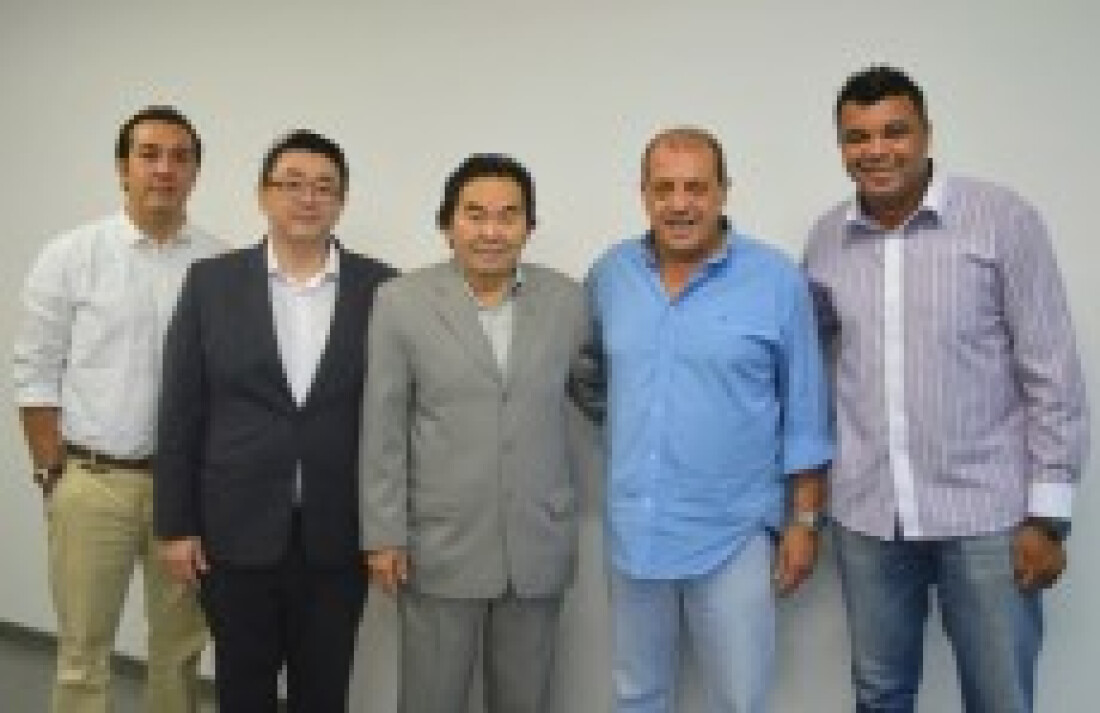 Deputado Jooji Hato faz visita a prefeito de Arujá
