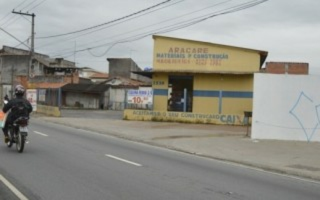 Sargento aposentado leva tiro durante assalto