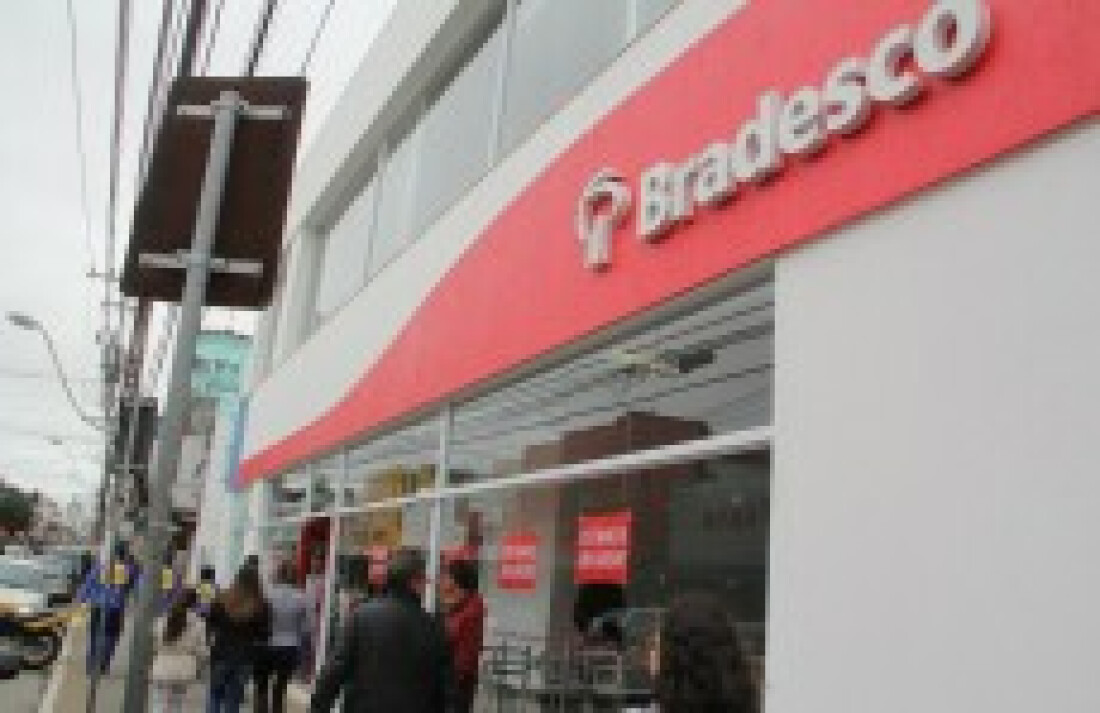 Adesão de bancos é parcial:
