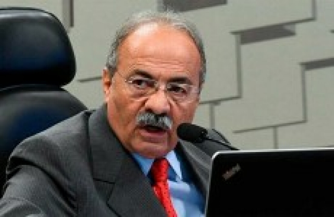 Senador diz que vai esclarecer os fatos