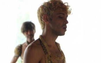 "O Subversivo" destaca o amor como forma de combater as adversidades