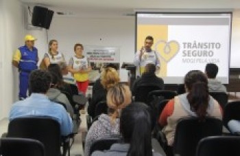 Voluntários passam por capacitação
