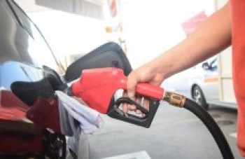Gasolina tem reajuste 4% e o diesel de 5%