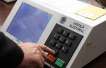 Covid-19 altera datas e impõe novas regras para votar