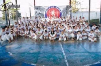 Evento de capoeira arrecadará alimentos