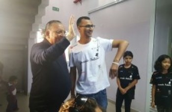 Galvão bueno visita ONG GERANDO FALCÕES: