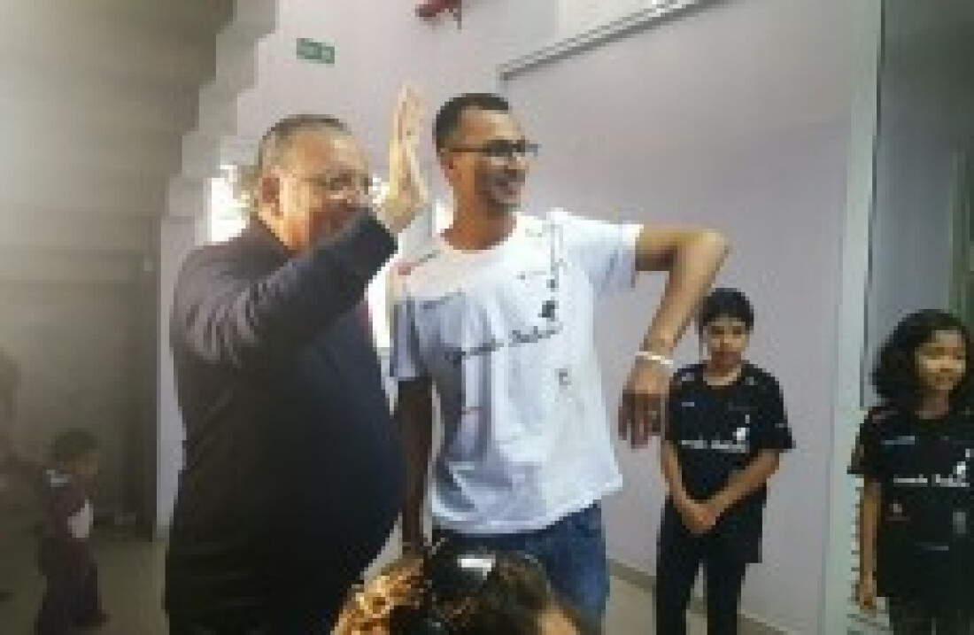 Galvão bueno visita ONG GERANDO FALCÕES: