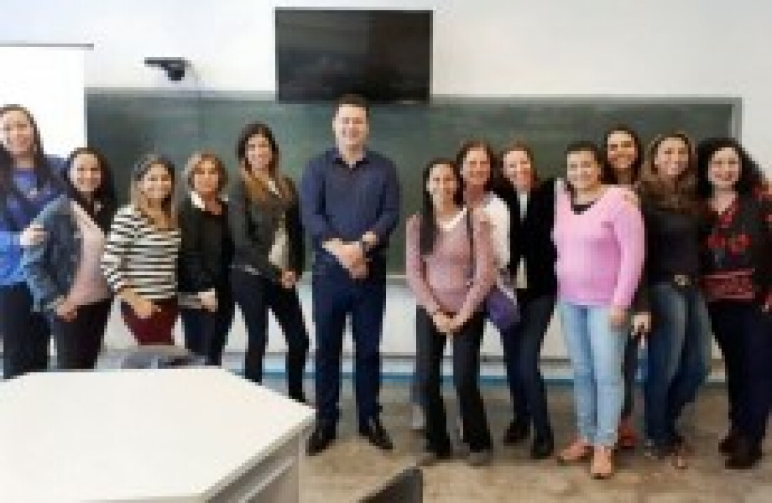 Secretário de Educação de Arujá visita escola