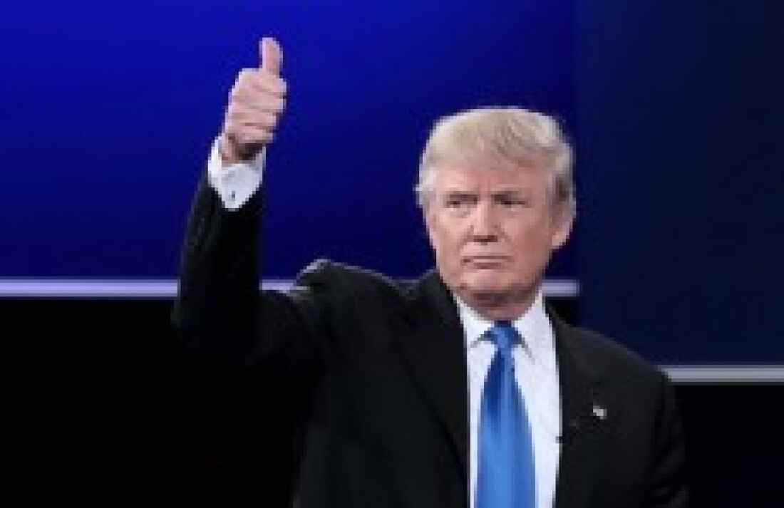 Após confirmação de Covid-19, Trump é internado com febre