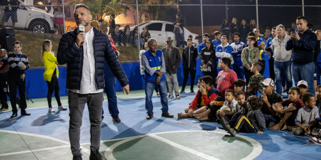 Itaquá inaugura nova quadra poliesportiva
