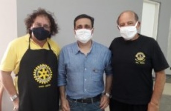 Na Associação dos Rotarianos