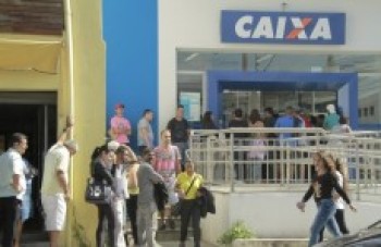 Saque do FGTS movimenta agências na região: