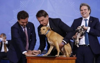 Bolsonaro sanciona lei que aumenta a pena