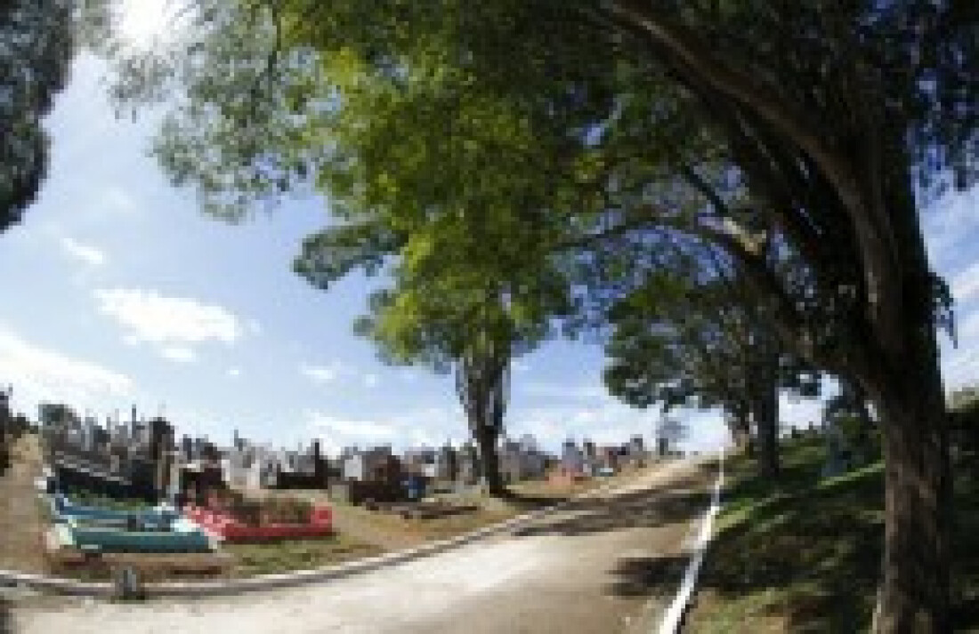 Suzano conclui reforma de cemitérios municipais