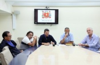 CEV do Lixo é instalada e vai buscar solução para despejo