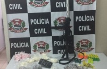 Civil apreende metralhadora e PM faz operação contra o tráfico: