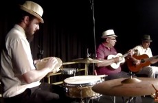 Trio apresenta música 'ao Molho Madeiras' em Mogi