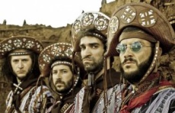 Sons do Nordeste e do Oriente se encontram no Xaxado Novo