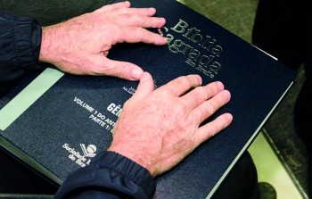 SBB deve entregar mais de cinco mil Bíblias em braile