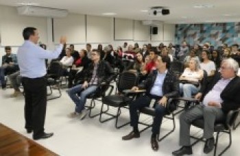 Prefeito dá posse ao Comjuve: