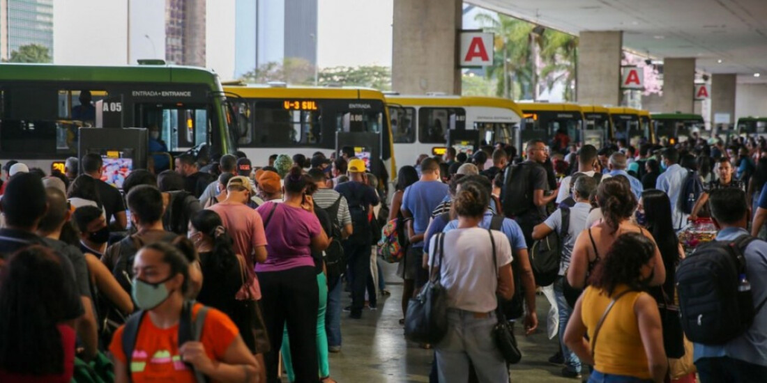 Taxa média de desocupação em 2022 ficou em 9,3%, diz IBGE
