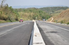 Pistas são duplicadas na Mogi-Dutra no trecho de Arujá