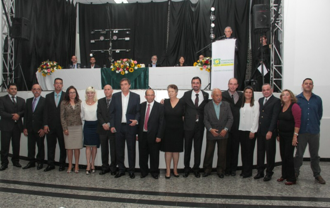 Associação Comercial de Ferraz de vasconcelos empossa nova diretoria